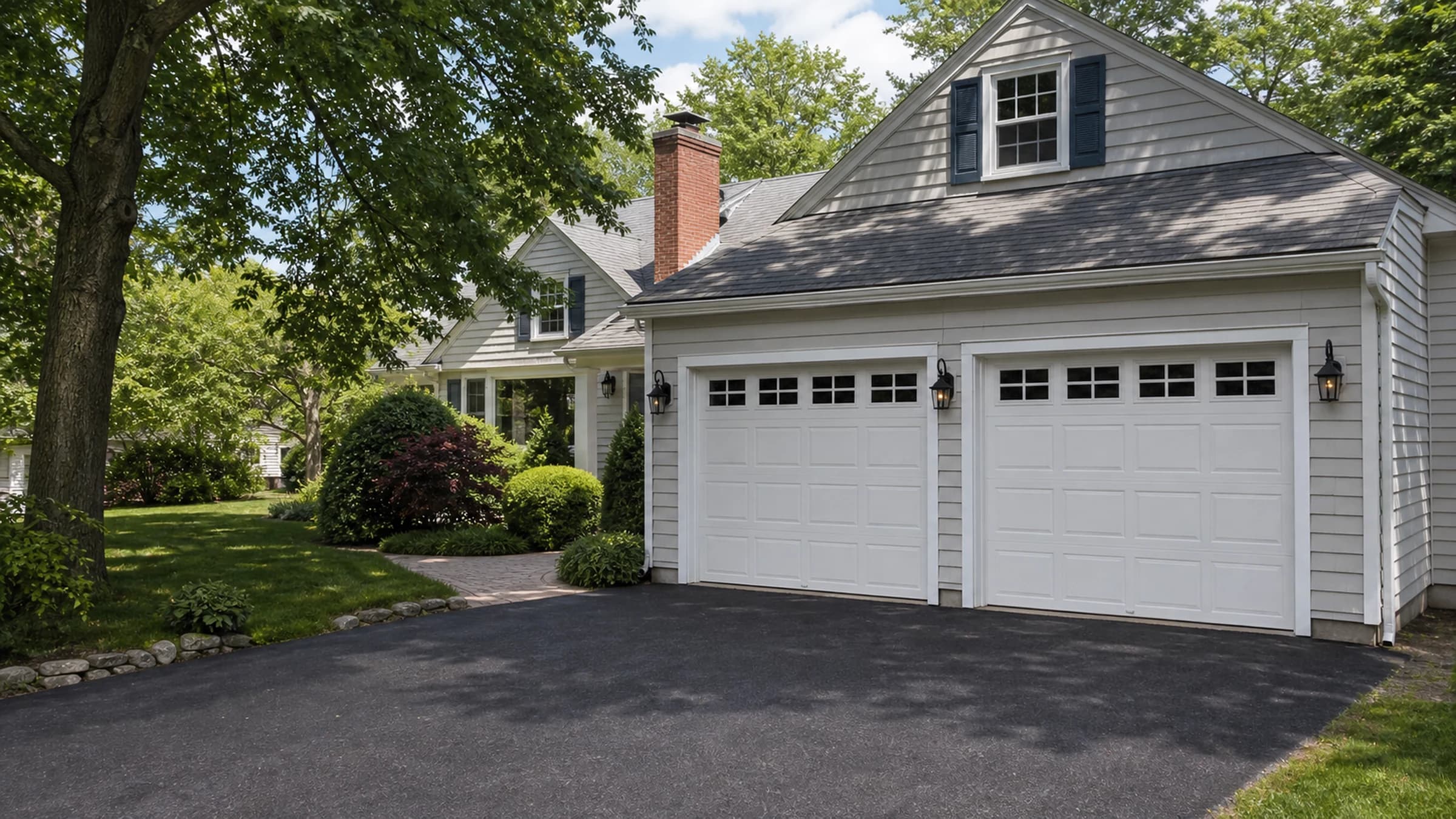 Los Angeles area home with a residential garage door
